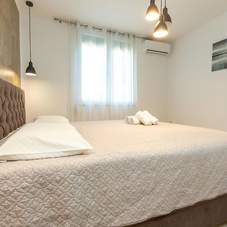 Deluxe Apartment Near The Bridge Задар Экстерьер фото